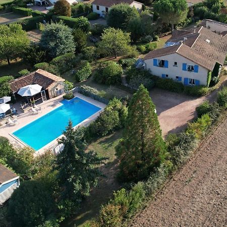 Les Pierres Blanches Bed & Breakfast Bonneuil-Matours Luaran gambar