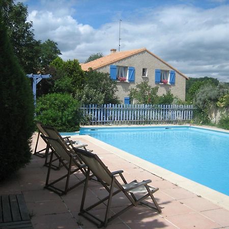 Les Pierres Blanches Bed & Breakfast Bonneuil-Matours Luaran gambar