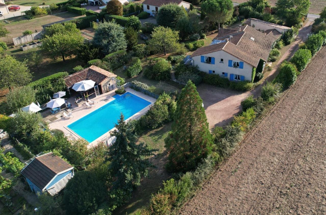 Les Pierres Blanches Bed & Breakfast Bonneuil-Matours Luaran gambar