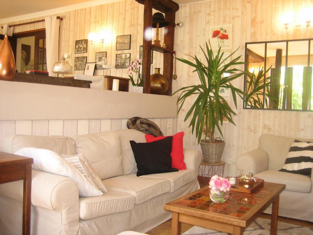 Les Pierres Blanches Bed & Breakfast Bonneuil-Matours Luaran gambar
