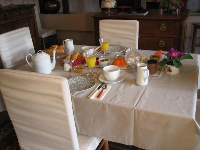 Les Pierres Blanches Bed & Breakfast Bonneuil-Matours Luaran gambar