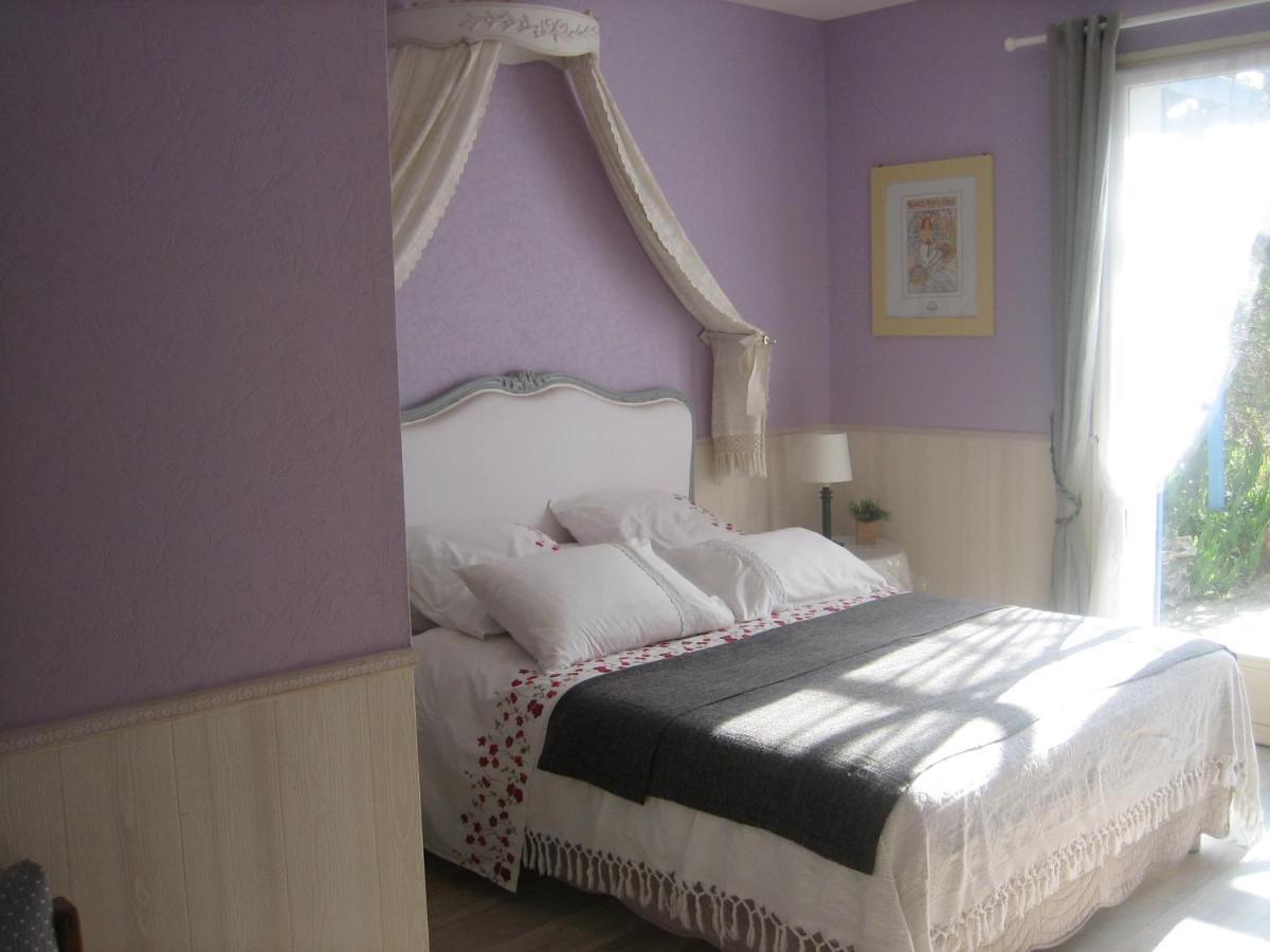 Les Pierres Blanches Bed & Breakfast Bonneuil-Matours Luaran gambar